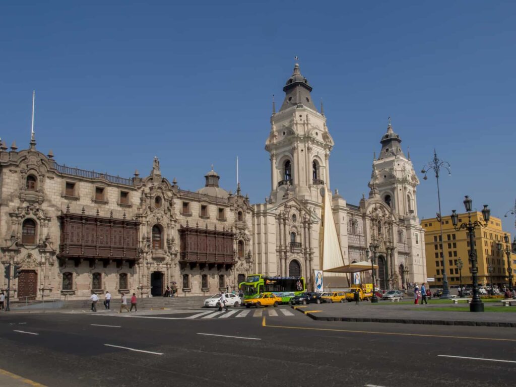 Lima historical building|Easy-Taxi-App
